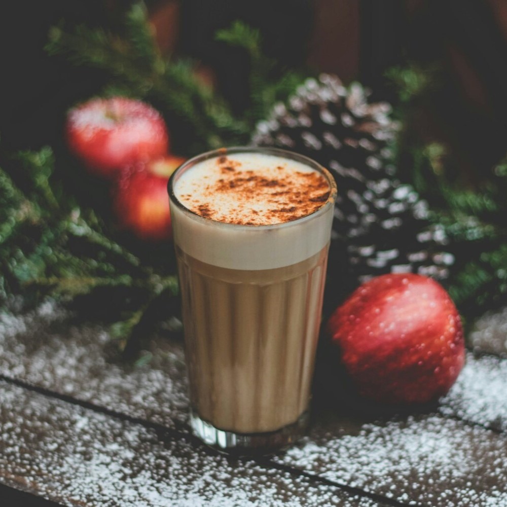 Pumpkin spice latte saupoudré de poudre au spéculos.